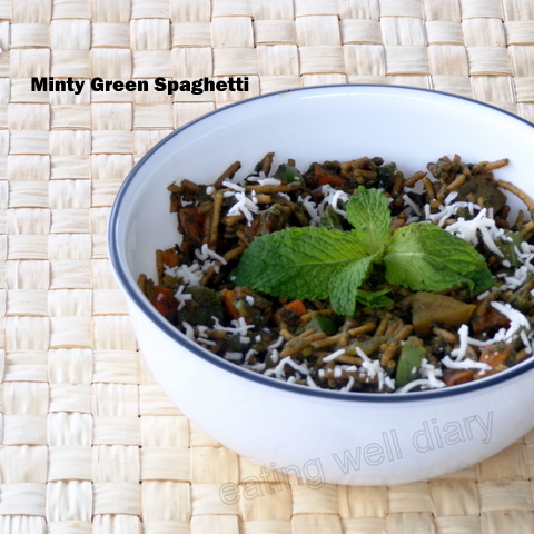 Minty green spaghetti with vegetables