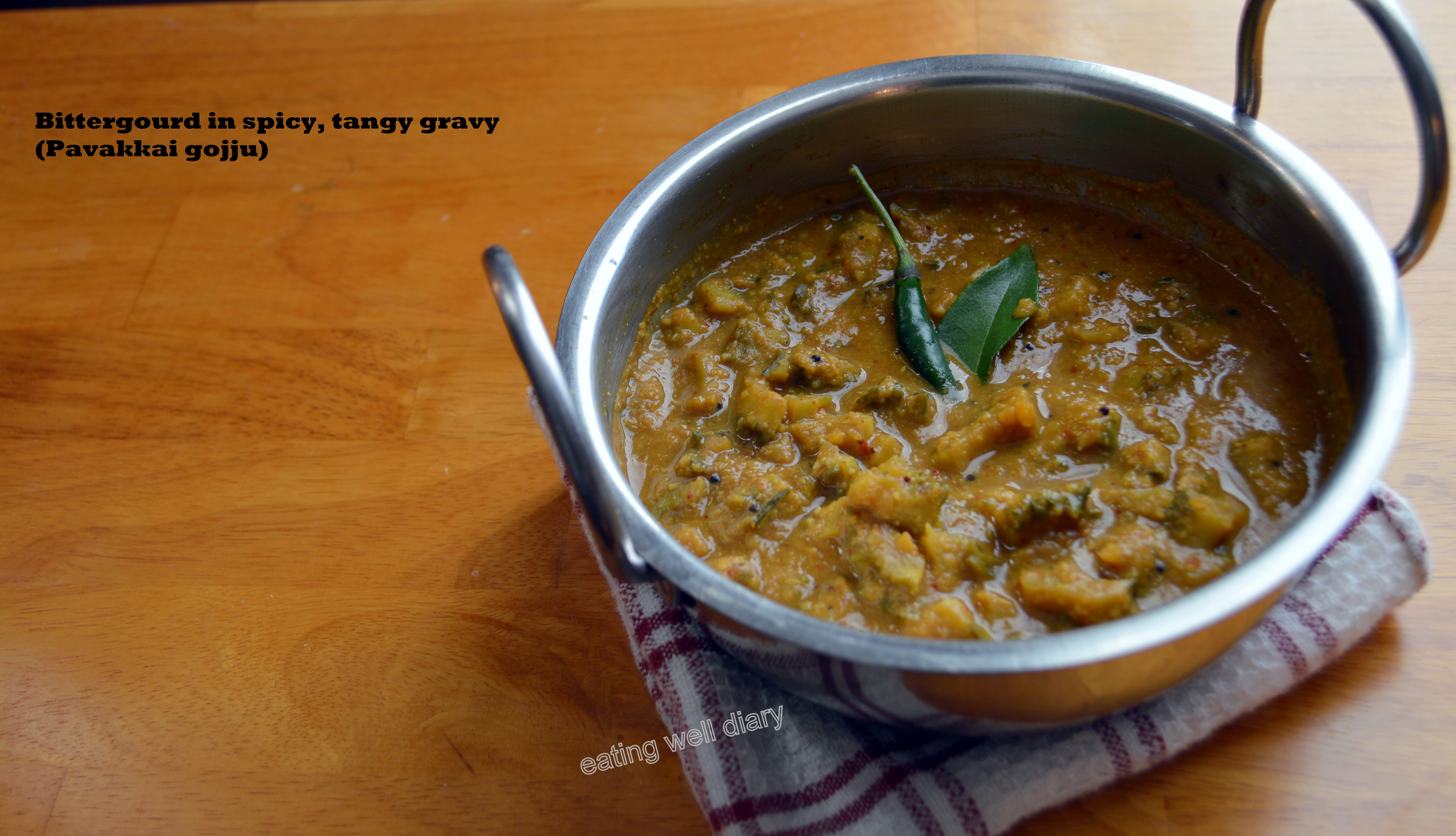 Bittergourd in spicy, tangy gravy (Pavakkai gojju)- Meatless Monday